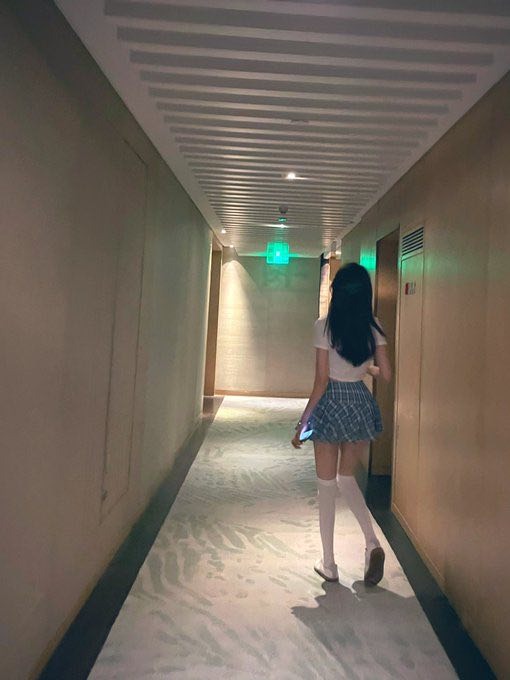 淫民日报1474期:记和网恋女友的第一次见面