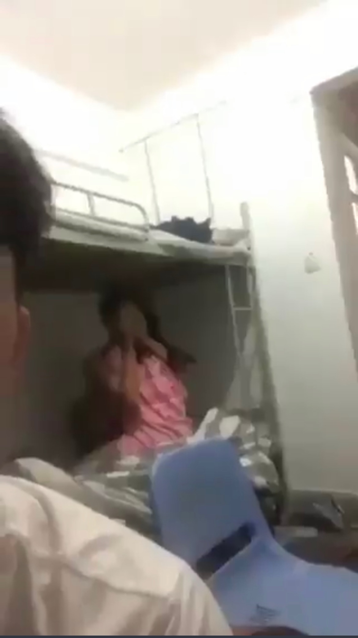 淫民日报412期:记忆最深的经历,我聊好的少妇被朋友上了后知道实情,不但不生气还一直找我操逼